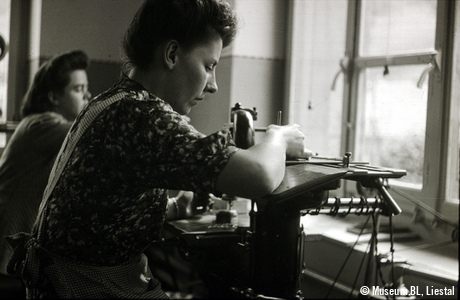Uhrenarbeiterin, 1945