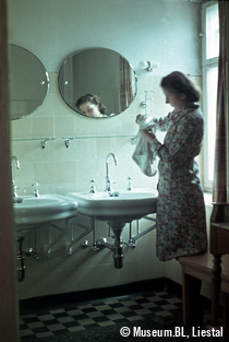 Arbeiten als Zimmermädchen, 1943