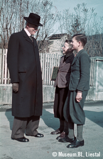 Schulinspektor, 1943