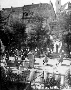 Trachtentanz in Sissach, 1915