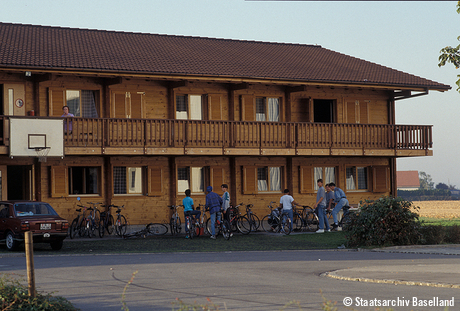 Asylantenwohnheim in Allschwil, 2000