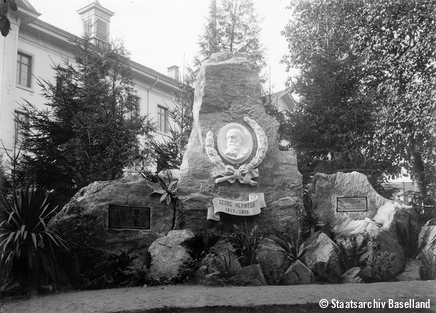 Denkmal für Revolutionsdichter, 1905