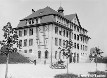 Pestalozzi-Schulhaus in Binningen