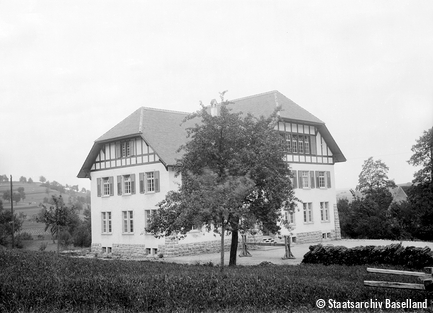 Schulhaus in Oltingen