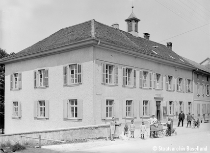 Schulhaus in Allschwil