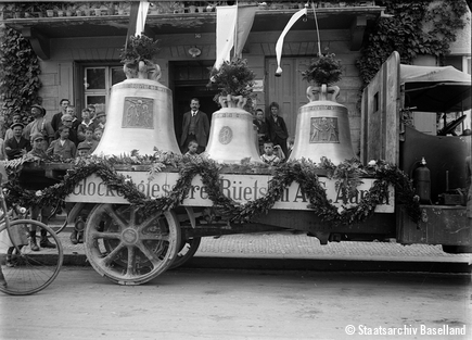 Glockenaufzug, 1923